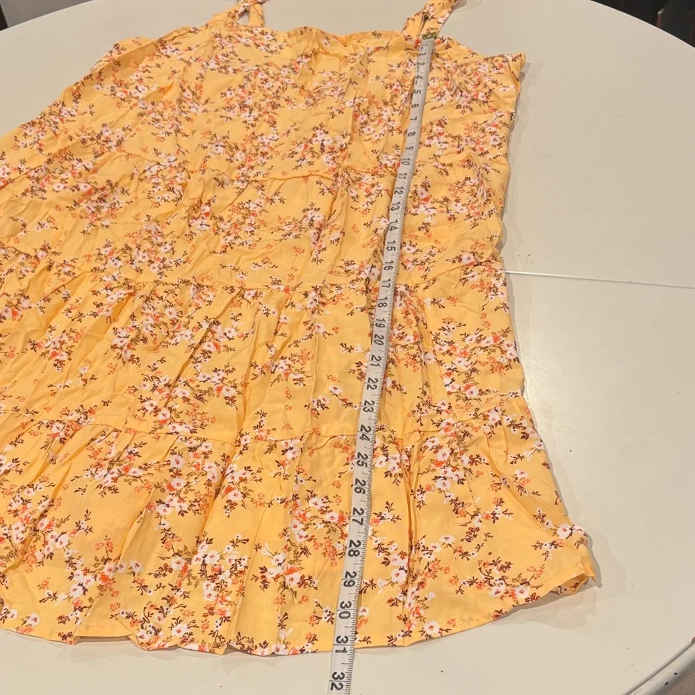 Old Navy Sleeveless Tiered Floral Swing Dress - Picture 2 of 10
